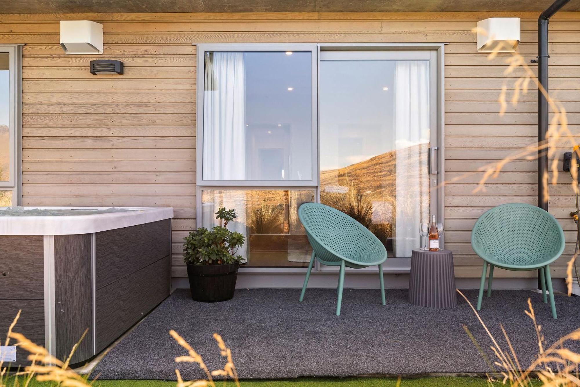 Lakeside Mountain Haven Куийнстаун Екстериор снимка