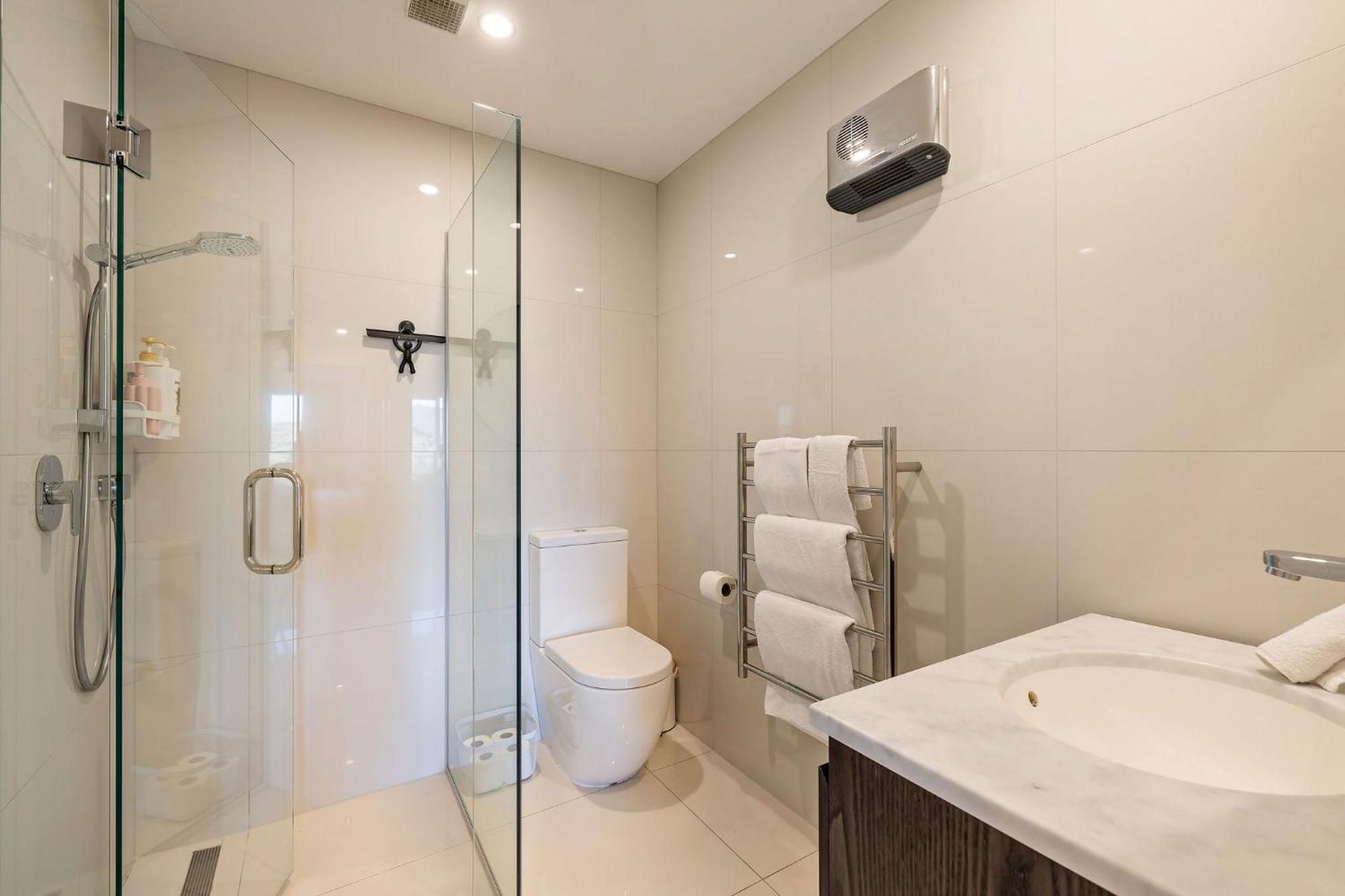 Lakeside Mountain Haven Куийнстаун Екстериор снимка